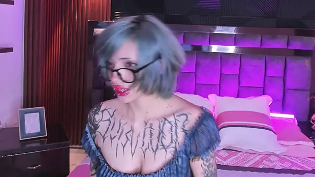 Snapshot of ammierouge chatting on January 9, 8:27 pm ammierouge online show from January 9, 8:27 pm