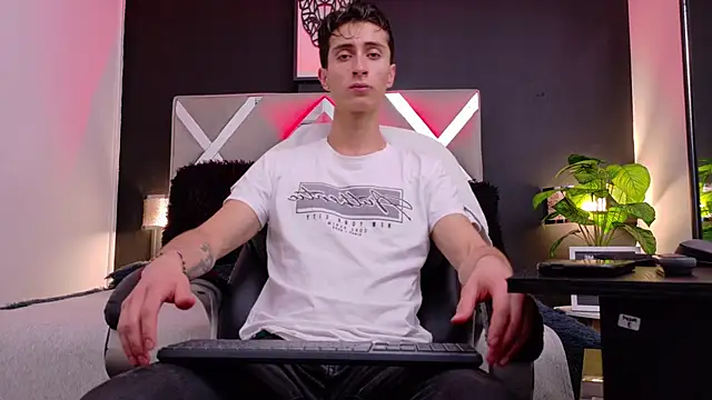 Ithan Skin online show from January 7, 11:48 am