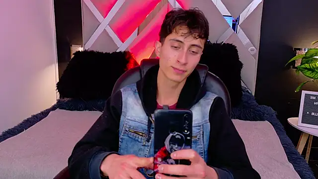 Ithan Skin online show from December 17, 11:48 am