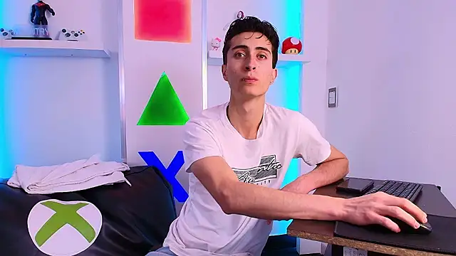 Ithan Skin online show from February 2, 11:42 am