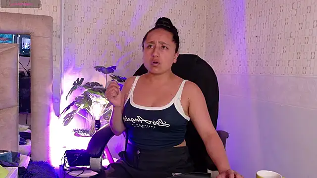 Ithan Skin online show from February 26, 11:43 am