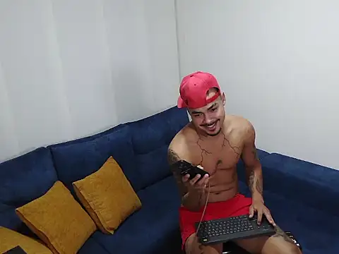 Snapshot of Christian_jh_bigcock chatting on December 17, 4:39 am Christian jh bigcock online show from December 17, 4:39 am