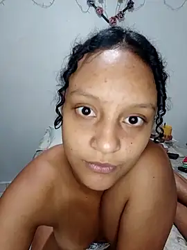 LolaAndBugs  online show from February 6, 11:45 pm