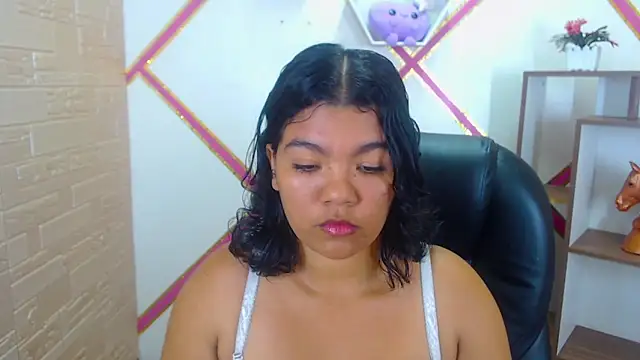 Snapshot of Heidy_Colins chatting on March 1, 1:38 am Heidy Colins online show from March 1, 1:38 am