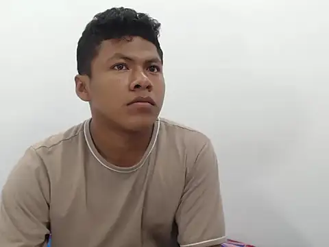 Snapshot of toomixxx chatting on December 16, 5:55 am toomixxx online show from December 16, 5:55 am