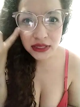 Snapshot of _Isabellamiller_ chatting on December 16, 9:35 am Isabellamiller online show from December 16, 9:35 am