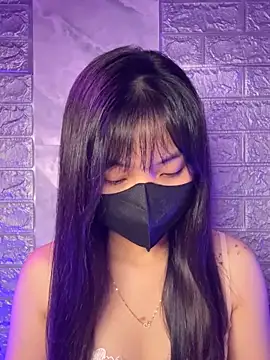 Snapshot of ___KARA___ chatting on December 16, 7:56 am KARA online show from December 16, 7:56 am