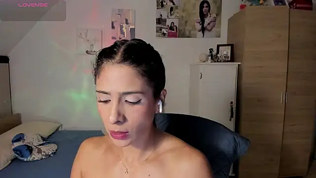 Snapshot of VEROSlen- chatting on June 18, 1:37 am VEROSlen- online show from June 18, 1:37 am