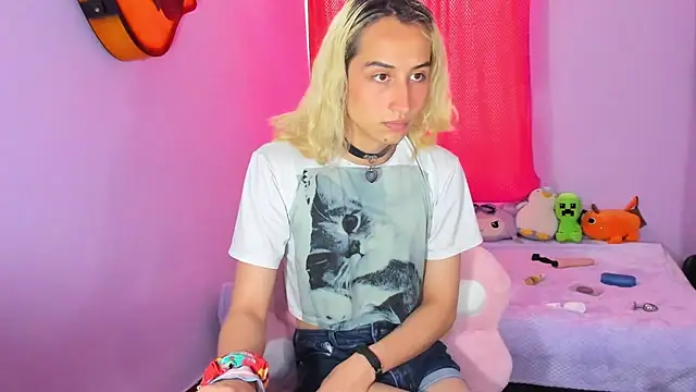 Elis-Darling online show from February 4, 7:31 pm