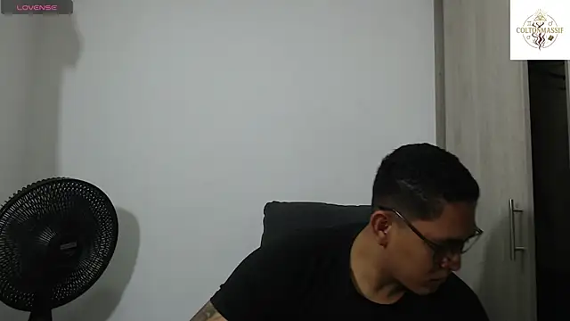 coltonmassiff online show from March 28, 12:50 pm