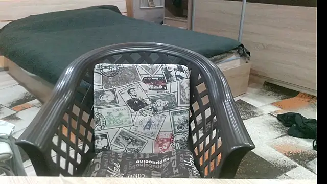 alieninhumanbody1 online show from January 8, 1:17 pm