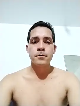 Snapshot of Chris_hot33 chatting on December 17, 2:38 am Chris hot33 online show from December 17, 2:38 am