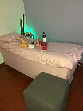 Amyy 1 online show from April 9, 11:00 pm