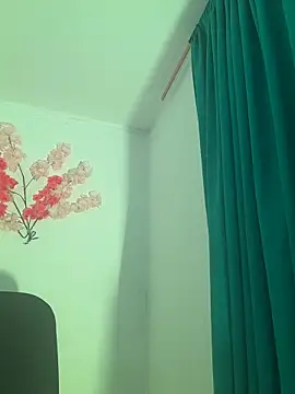 Snapshot of melanie_hh1 chatting on March 2, 6:14 am melanie hh1 online show from March 2, 6:14 am