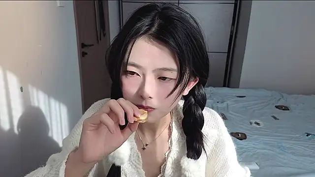 Koikoi    online show from January 13, 2:15 am