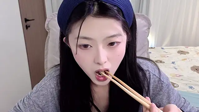 Koikoi    online show from February 25, 12:38 pm