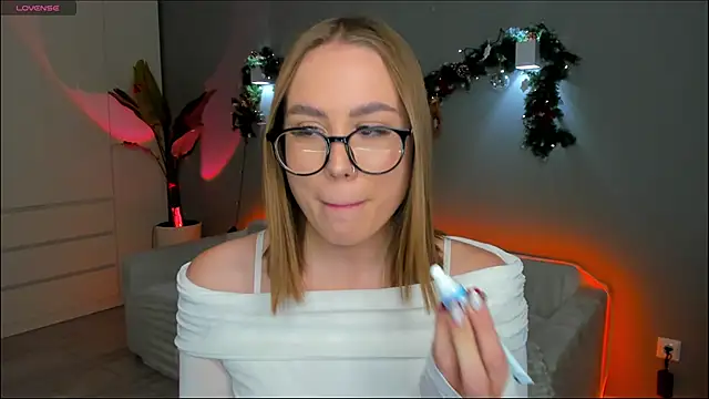 Aurelia Voss online show from January 8, 8:04 pm