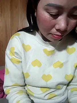 Chloe-ee online show from February 20, 6:59 am