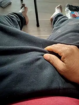 joaquinvaladez online show from April 5, 8:48 pm