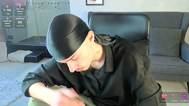 Snapshot of KaydenDrew chatting on May 25, 4:34 am KaydenDrew online show from May 25, 4:34 am