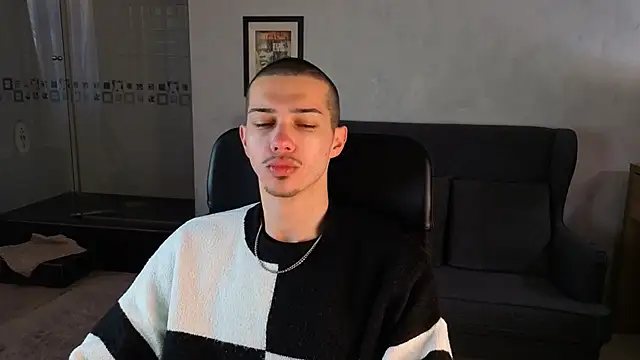 KaydenDrew online show from April 16, 4:24 am