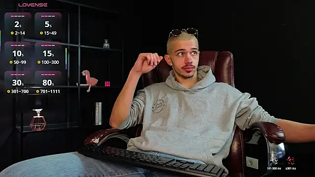 KaydenDrew online show from March 27, 5:27 am