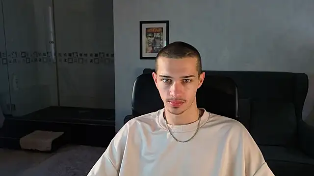 KaydenDrew online show from April 18, 4:37 am