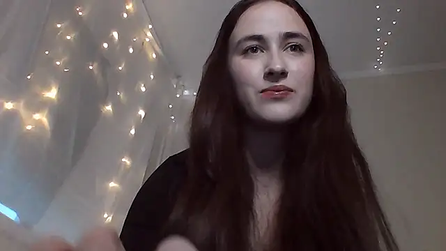 Snapshot of moonhigl chatting on December 16, 12:31 pm moonhigl online show from December 16, 12:31 pm