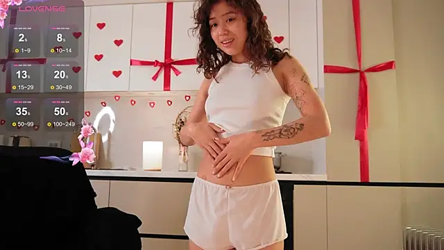 prancing girl online show from March 12, 3:12 am