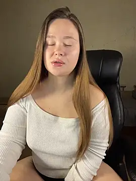 CaramelleSugarr online show from February 8, 4:37 pm