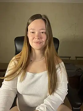 CaramelleSugarr online show from April 10, 8:05 pm