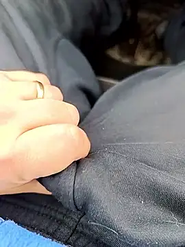 Snapshot of AlcorMad chatting on February 3, 10:42 am AlcorMad online show from February 3, 10:42 am