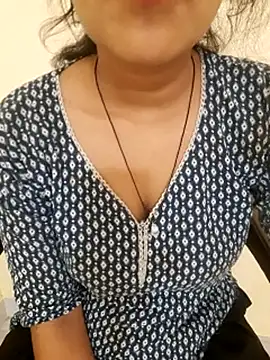 Geeta rani79 online show from April 21, 2:51 am