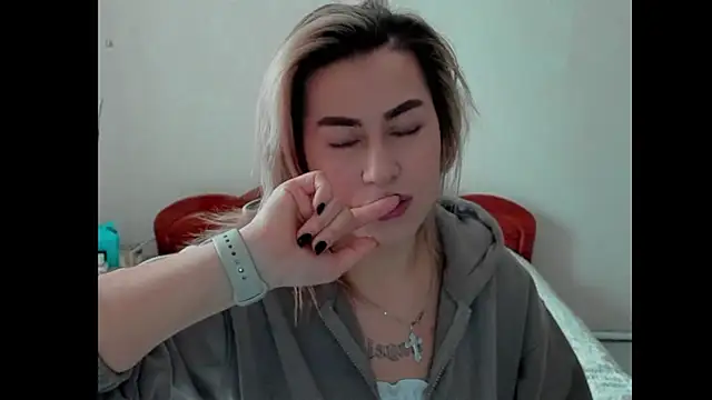 Snapshot of Roxi_Joy chatting on January 8, 10:54 am Roxi Joy online show from January 8, 10:54 am