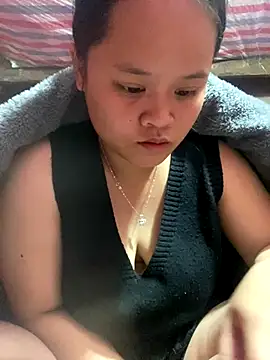 Snapshot of Thanhhuyen001 chatting on December 18, 6:51 am Thanhhuyen001 online show from December 18, 6:51 am