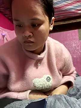 Snapshot of Thanhhuyen001 chatting on December 19, 10:50 am Thanhhuyen001 online show from December 19, 10:50 am