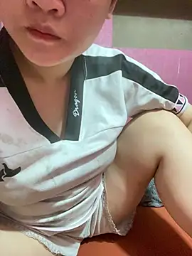 Snapshot of Thanhhuyen001 chatting on April 3, 7:15 am Thanhhuyen001 online show from April 3, 7:15 am