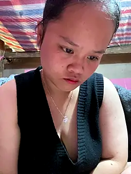 Snapshot of Thanhhuyen001 chatting on December 22, 4:45 am Thanhhuyen001 online show from December 22, 4:45 am