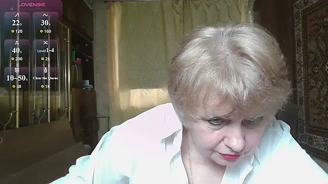 Snapshot of Casey_peach chatting on June 21, 6:52 am Casey peach online show from June 21, 6:52 am