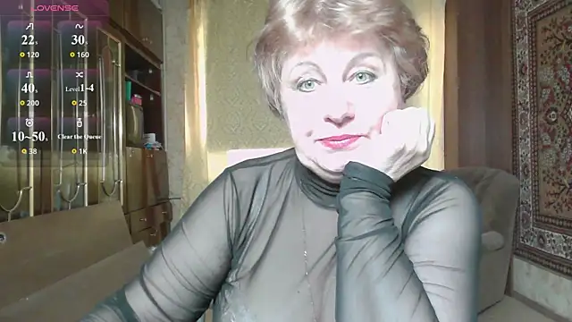 Snapshot of Casey_peach chatting on July 9, 8:04 am Casey peach online show from July 9, 8:04 am