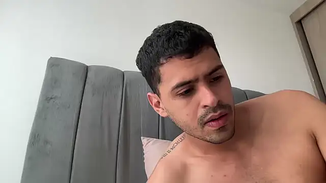 HotWhisper22 online show from April 10, 1:40 pm