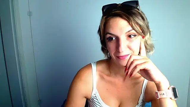 Snapshot of Lana_Foxyy chatting on August 5, 12:54 pm Lana Foxyy online show from August 5, 12:54 pm