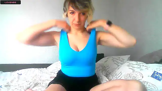 Lana Foxyy online show from April 19, 1:01 pm