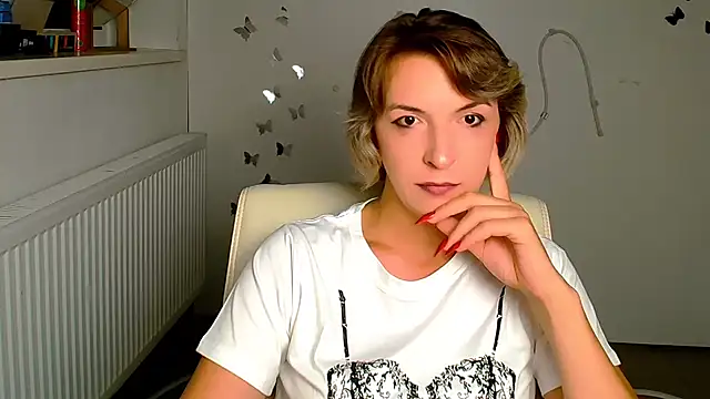 Snapshot of Lana_Foxyy chatting on July 11, 11:54 am Lana Foxyy online show from July 11, 11:54 am