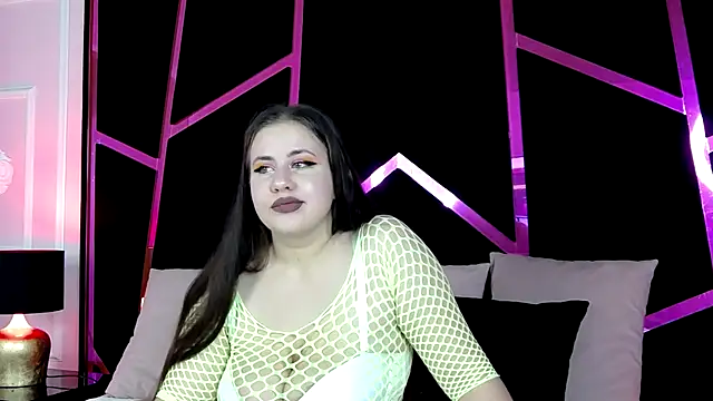 Snapshot of Lizzy_Spark chatting on December 20, 5:54 am Lizzy Spark online show from December 20, 5:54 am