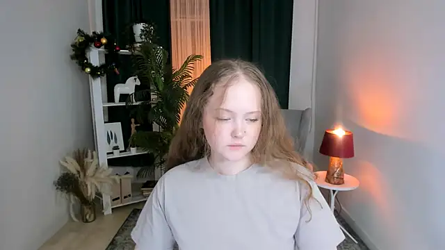 Snapshot of Yennefer__ chatting on December 17, 4:23 pm Yennefer online show from December 17, 4:23 pm