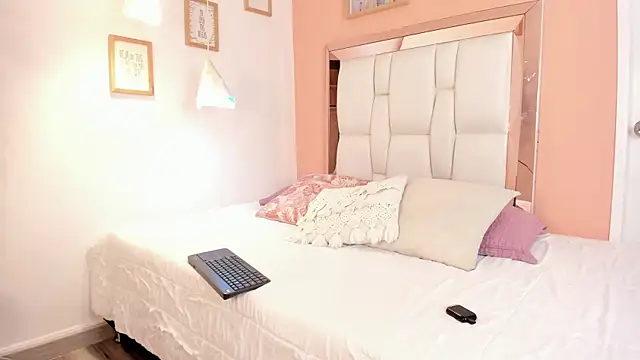 Kloebaby  online show from April 30, 8:27 pm