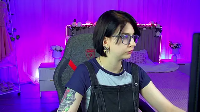 ElenaSomerhalder online show from January 7, 9:58 am