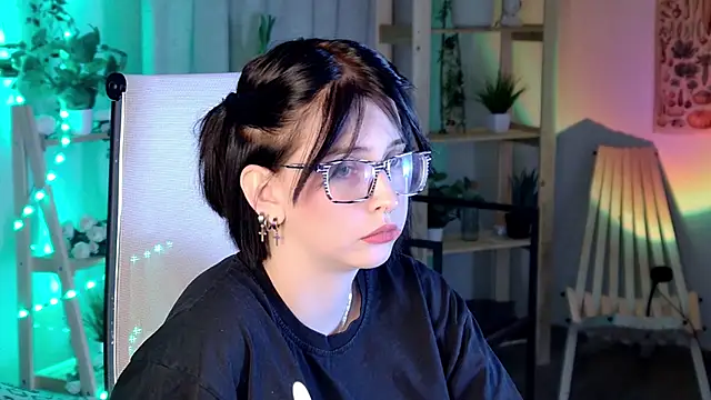 ElenaSomerhalder online show from January 9, 10:00 am