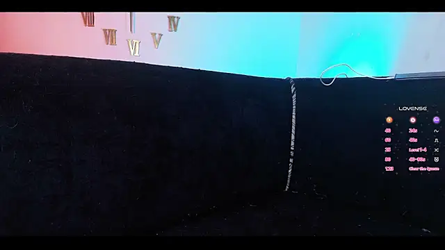 sofitabares  online show from April 14, 9:31 pm